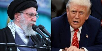 Imágenes satelitales revelan una ENORME concentración militar estadounidense cerca de Irán mientras Trump 'sienta el terreno' para un ataque después de advertir al ayatolá