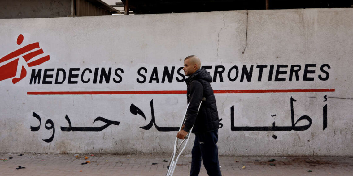 Israel destruyó los hospitales de Gaza. Ahora está prohibiendo Médicos Sin Fronteras.