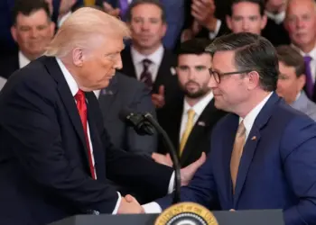 Johnson invita a Trump a pronunciar el primer estado de la Unión del segundo mandato el 24 de febrero