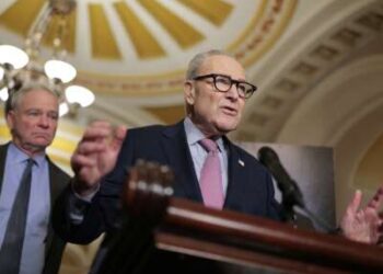 La Cámara aprueba proyecto de ley para poner fin al cierre parcial del gobierno y envía medida a Trump