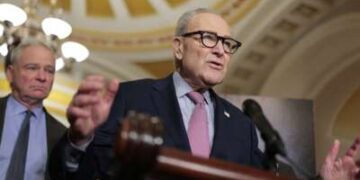 La Cámara aprueba proyecto de ley para poner fin al cierre parcial del gobierno y envía medida a Trump