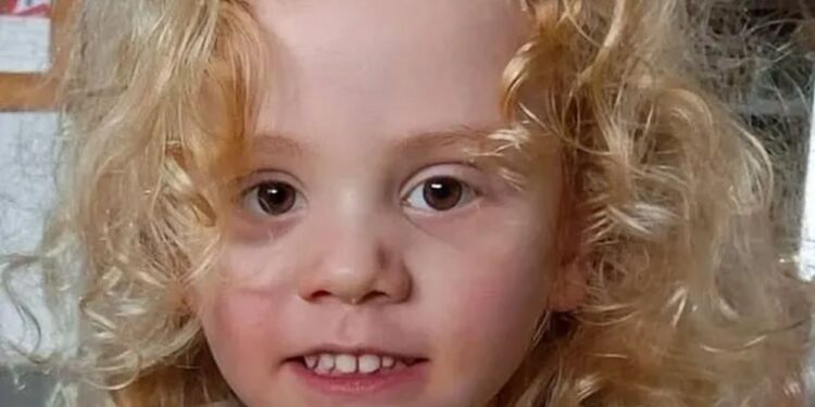 Los abuelos de Gus, de 4 años, desaparecido en el interior rompen el silencio mientras la policía identifica al sospechoso