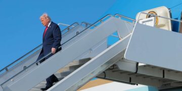 Los demócratas advierten sobre “agravios” en el plan de cambio de nombre del “Aeropuerto Trump” de Florida