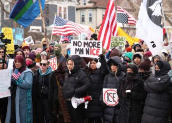 Los habitantes de Minnesota se muestran escépticos cuando Homan anuncia la reducción de las operaciones del DHS en el estado