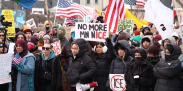 Los habitantes de Minnesota se muestran escépticos cuando Homan anuncia la reducción de las operaciones del DHS en el estado