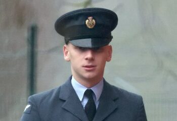 Los mejores artilleros se entrenan para la guerra contra China mientras los ases de la RAF y los EE. UU. luchan a 22.000 pies sobre el desierto de Nevada en una simulación en vivo anual