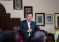 Peter Thiel habla en The Cambridge Union el 8 de mayo de 2024, en Cambridge, Cambridgeshire, Inglaterra.
