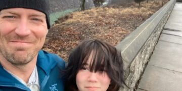 Mi hija adolescente se quitó la vida después de que el depredador de Roblox de la pandilla satanista '764' le hiciera grabar su nombre en su pecho