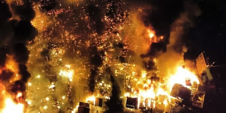 Un incendio masivo destruye  de 1.000 viviendas en el sur de Filipinas