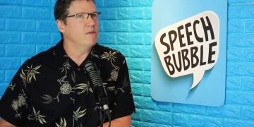 Momento horrible: Mercedes a toda velocidad atraviesa la barrera elevada y se precipita 35 pies sobre el automóvil que se encuentra debajo, dejando dos muertos