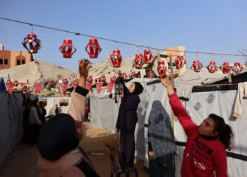 Nuestras mezquitas son escombros, pero estamos decididos a crear alegría para el Ramadán en Gaza