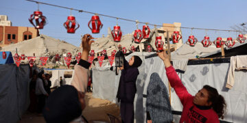 Nuestras mezquitas son escombros, pero estamos decididos a crear alegría para el Ramadán en Gaza