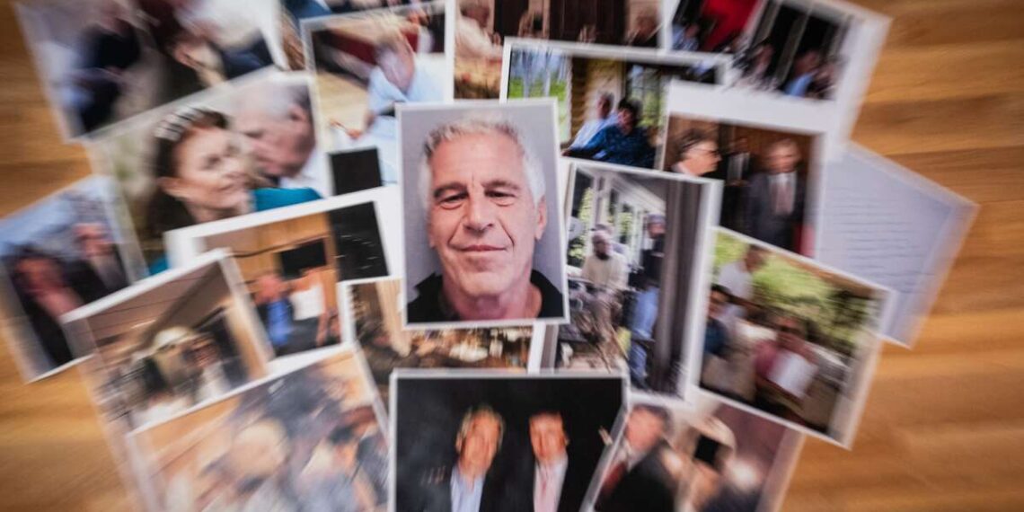 Nuevo informe indica que los registros de Epstein vinculados a Trump se mantienen fuera de la base de datos del Departamento de Justicia