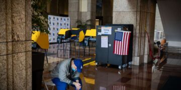 Proyecto de orden para declarar emergencia nacional en las elecciones en las que circulan aliados de Trump