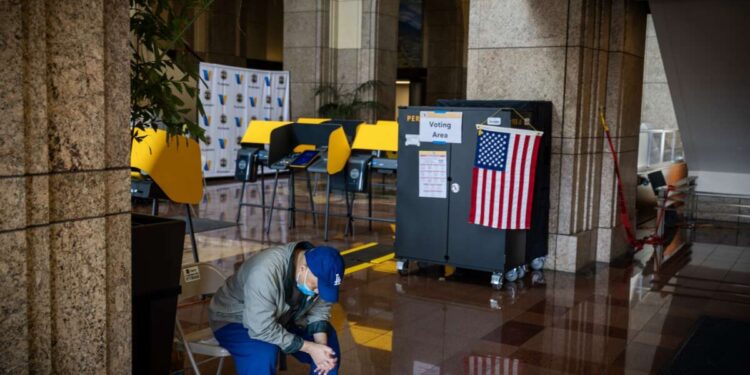 Proyecto de orden para declarar emergencia nacional en las elecciones en las que circulan aliados de Trump