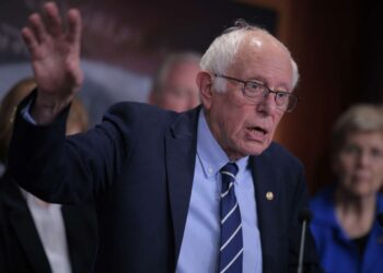 Todos los demócratas respaldaron la presión de Sanders para derogar $75 mil millones para que ICE deshaga los recortes de Medicaid
