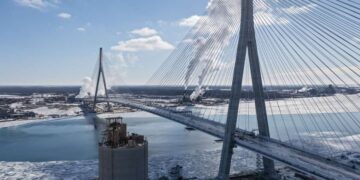 Trump amenaza con cerrar el recién construido puente entre Canadá y Estados Unidos tras el llamado de un donante republicano