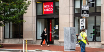 Wells Fargo sigue a JPMorgan al cortar vínculos con asesores de representación de accionistas