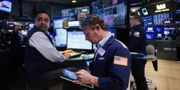 Wall Street Review: Stocks Fall for 5th Week; Dow, Nasdaq Slip Into Correction