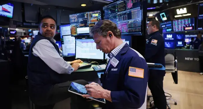 Wall Street Review: Stocks Fall for 5th Week; Dow, Nasdaq Slip Into Correction