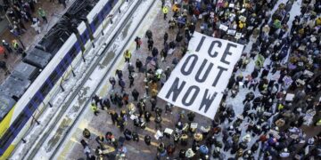 Ciudades Gemelas ganan el premio de la Biblioteca JFK por resistir la represión de ICE