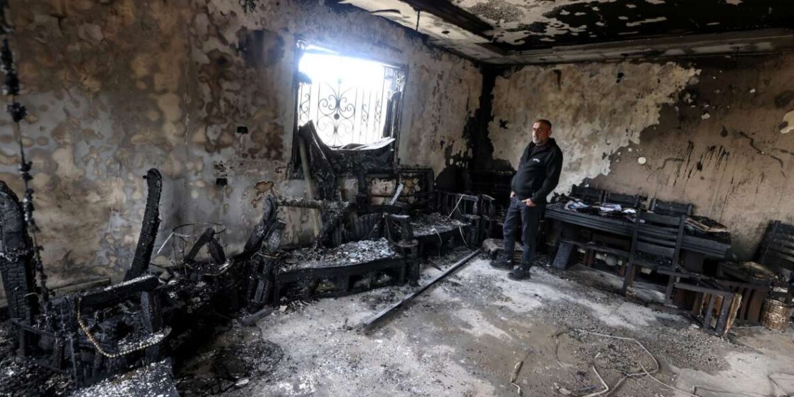 Colonos israelíes arrasan múltiples ciudades de Cisjordania y desatan el terror