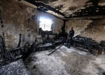 Colonos israelíes arrasan múltiples ciudades de Cisjordania y desatan el terror