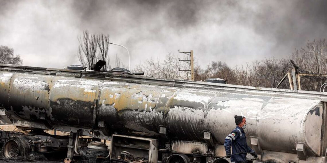 Dos semanas de guerra contra Irán generaron más emisiones de carbono que 84 países en un año