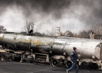 Dos semanas de guerra contra Irán generaron más emisiones de carbono que 84 países en un año