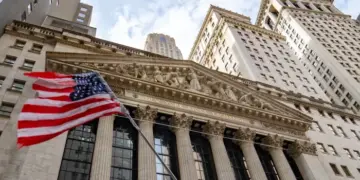 Dow Jones Drops 500 Points, Oil Surges 8 Percent at Opening Bell