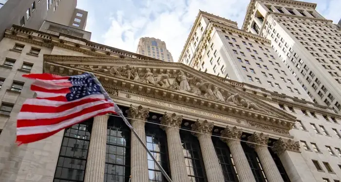 Dow Jones Drops 500 Points, Oil Surges 8 Percent at Opening Bell