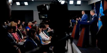 El Pentágono revisa las restricciones impuestas a los periodistas, básicamente expulsándolos