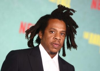 El rapero Jay-Z responde a la reacción capitalista en una entrevista