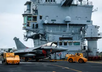 Francia enviará portaaviones de propulsión nuclear al Mediterráneo: Macron