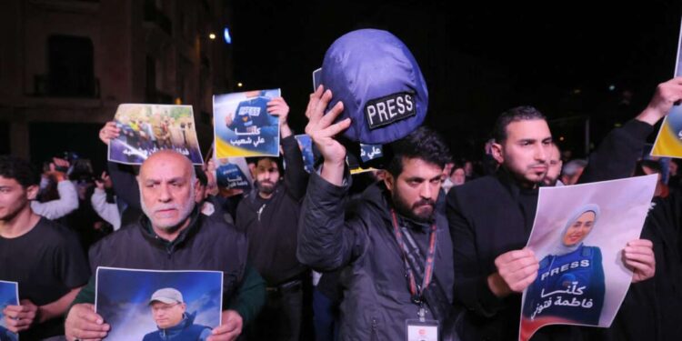 Israel admite que publicó una foto retocada con Photoshop del periodista asesinado como prueba de que era parte de Hezbollah