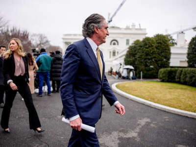 La EPA no exige sistemáticamente advertencias sobre los pesticidas relacionados con el cáncer