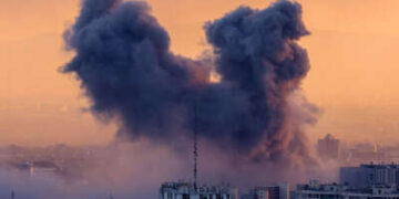 Las madres de bajos ingresos luchan por mantener a sus familias a flote en medio del aumento del precio de la gasolina