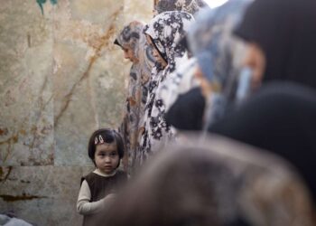 Los ataques de Estados Unidos e Israel han dañado casi 500 escuelas y 300 centros de salud en Irán