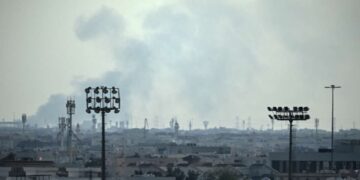 Mientras Trump adopta un tono victorioso, un informe dice que Irán convirtió muchas bases estadounidenses en “prácticamente inhabitables”