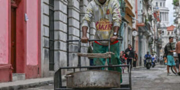 Trump amenaza con atacar sitios energéticos de Irán a menos que se reabra el estrecho de Ormuz