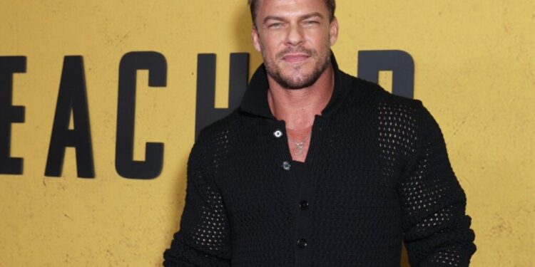 Lo que sucedió en el video del vecino de Alan Ritchson