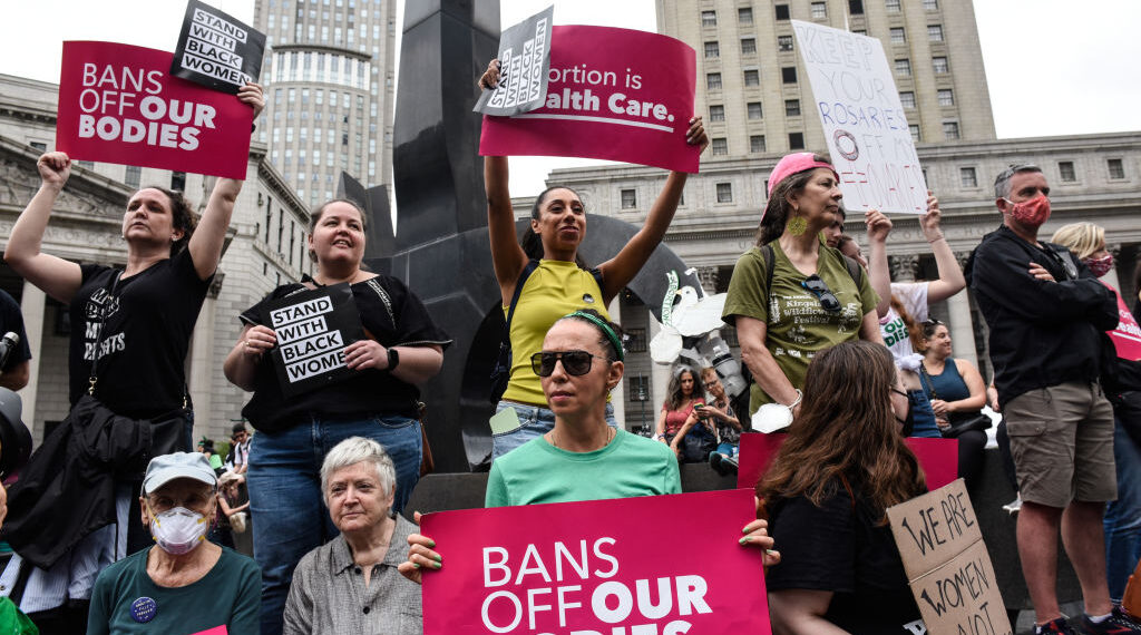 A pesar de los ataques en curso, aquí hay algunas victorias clave para el movimiento por el derecho al aborto