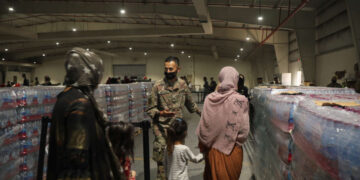 Afganos varados en Qatar expresan traición ante la presión de Trump para enviarlos a la República Democrática del Congo