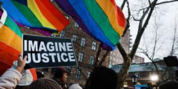 Boise responde a la prohibición de la bandera del orgullo gay en Idaho con una exhibición creativa