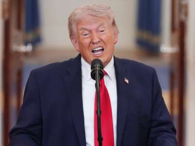 El presidente Donald Trump habla sobre la guerra de Irán desde el Cross Hall de la Casa Blanca el miércoles 1 de abril de 2026 en Washington.