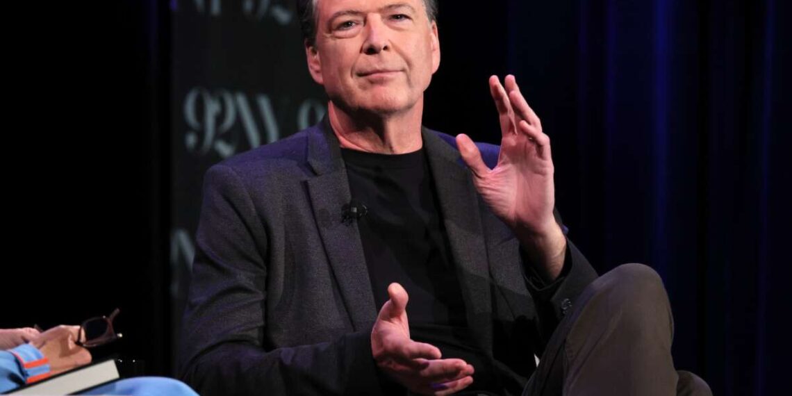 El Departamento de Justicia acusa a Comey de publicar una imagen “amenazante” de conchas marinas en Instagram