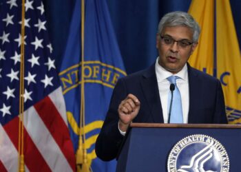 El director de los CDC bloquea la publicación de hallazgos que muestran una fuerte eficacia de la vacuna contra la COVID-19