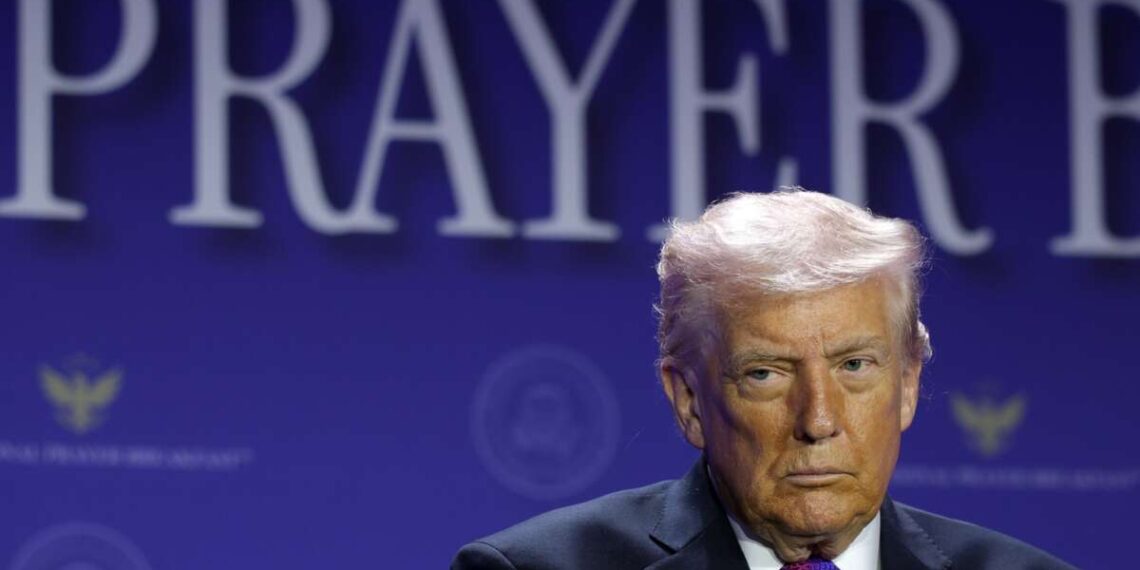 El gobierno de Trump recorta 11 millones de dólares en subvenciones a una organización católica en medio de una disputa con el Papa