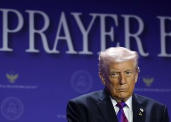 El gobierno de Trump recorta 11 millones de dólares en subvenciones a una organización católica en medio de una disputa con el Papa