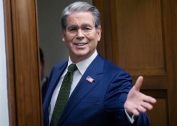 Estados Unidos amplía las sanciones de “furia económica” contra Irán mientras Trump declara un alto el fuego